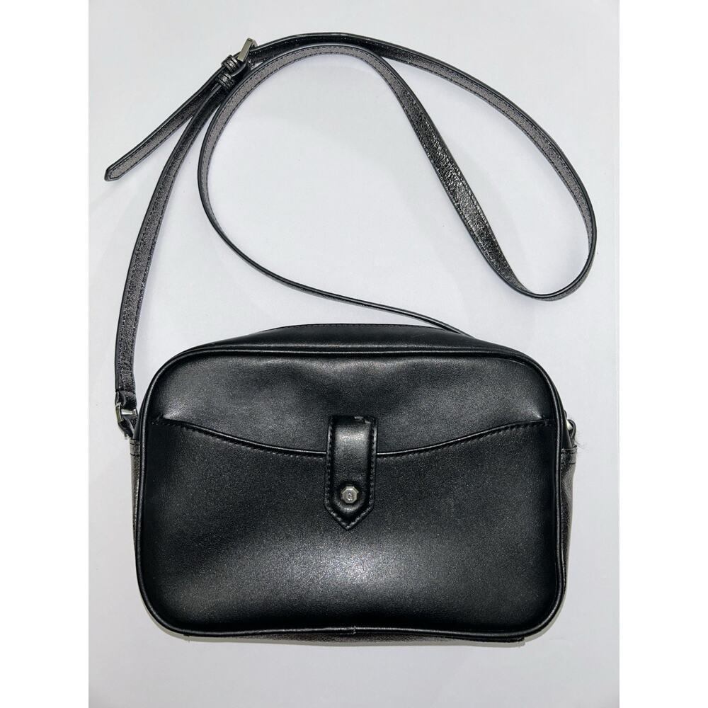 G.I.L.I. (Got It Love It) Black Silver Metallic Leather Crossbody Handbag